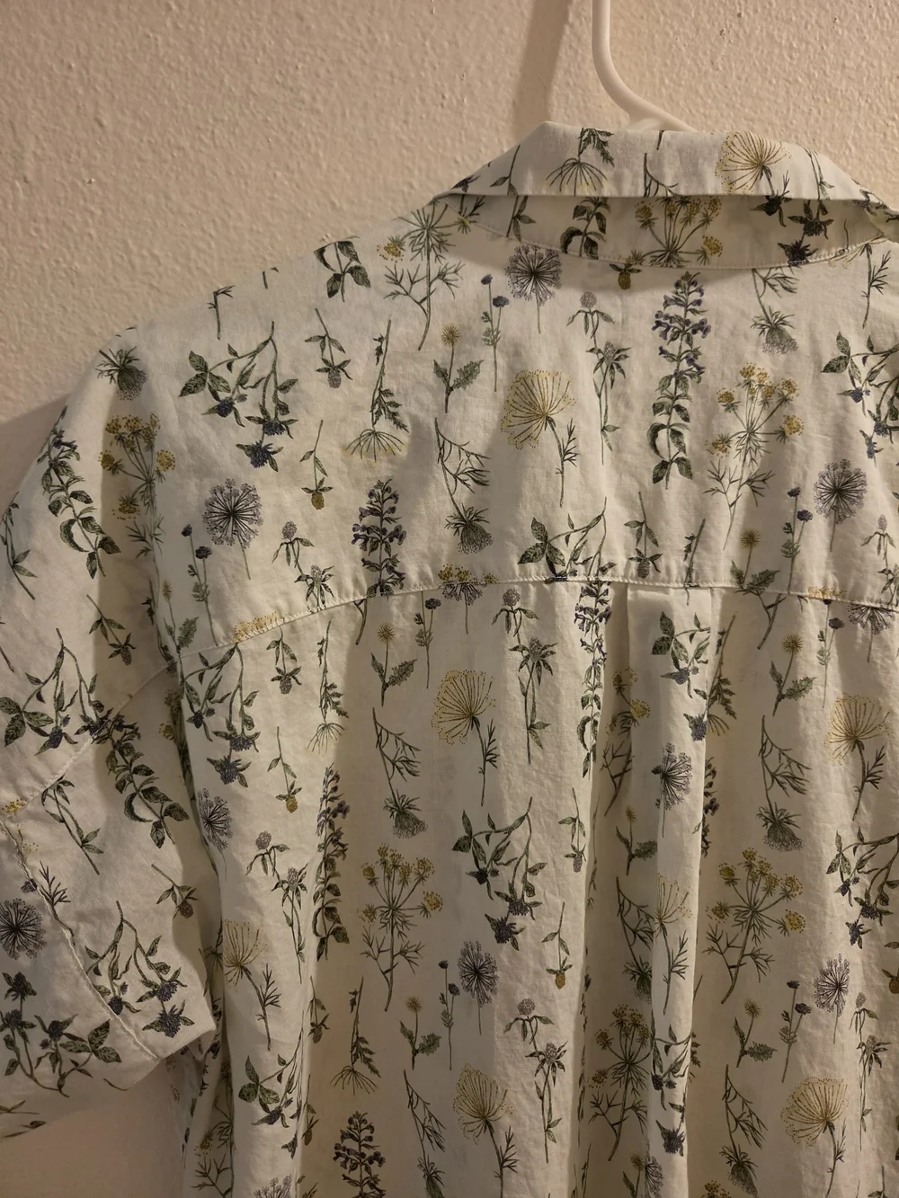 Short-Sleeve Cream Button-Down Shirt with Delicate Green Floral Print